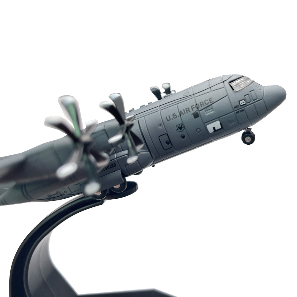 Model Kit Airplane - Масштабная модель 1:200: Американский транспортный самолет