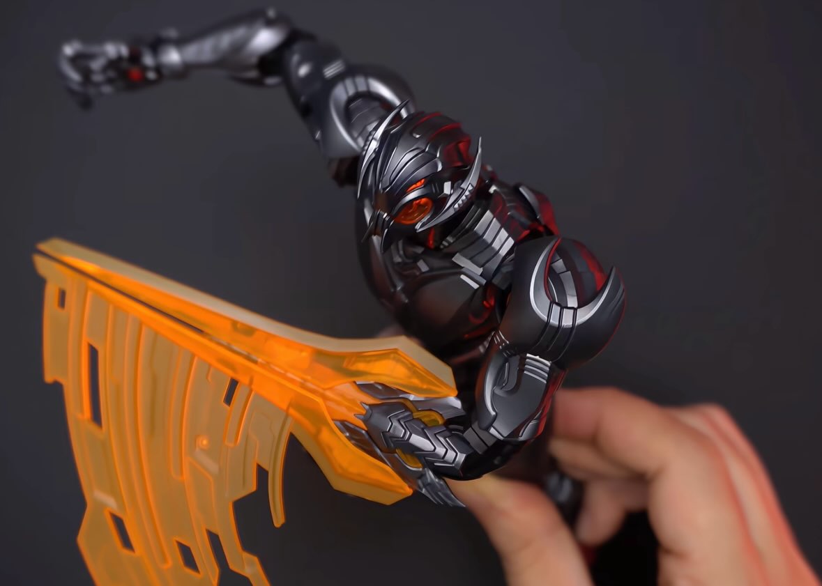 Новый набор фигурок Blokees Le – обзор и цена Model Kit Ultron