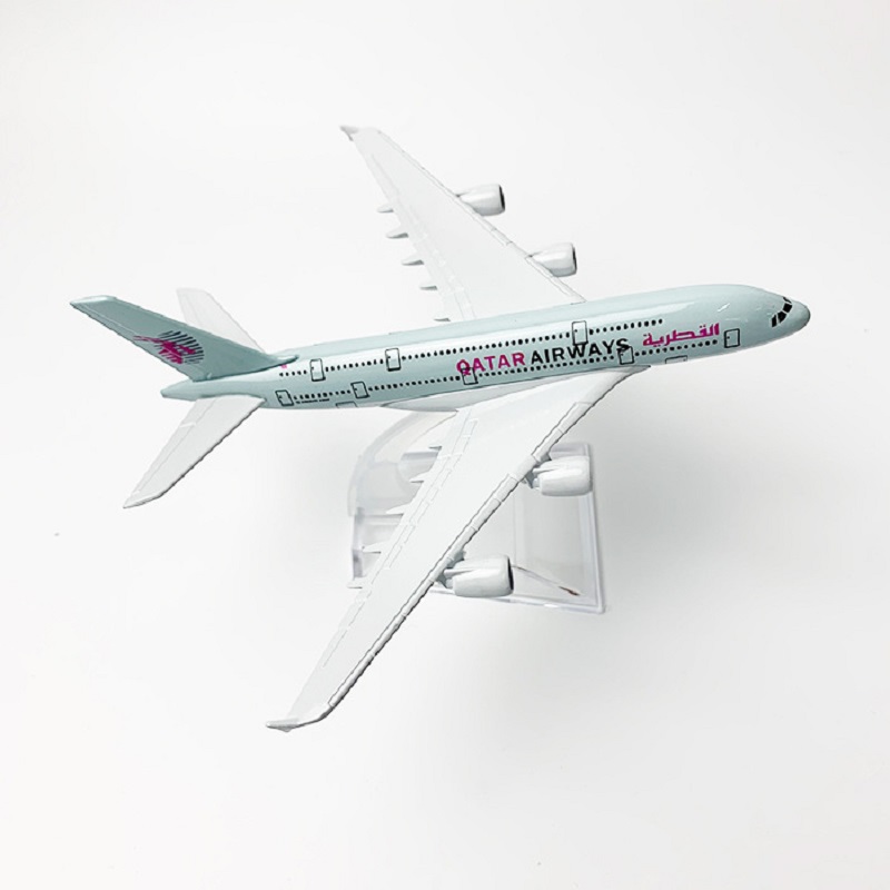 Модель самолета Qatar Airways  – обзор и цена Model Kit Airplane
