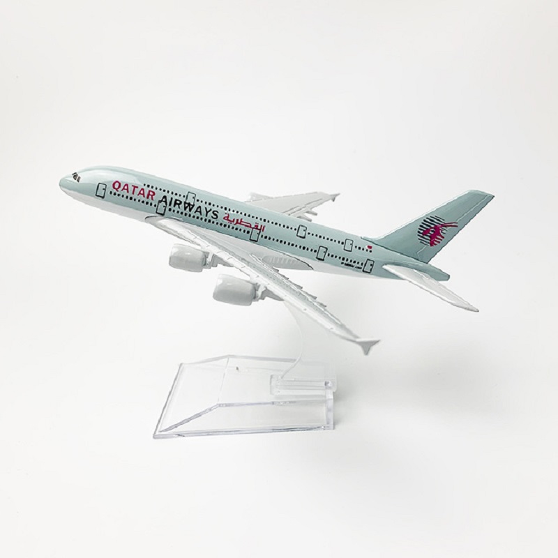 Модель самолета Qatar Airways  – обзор и цена Model Kit Airplane
