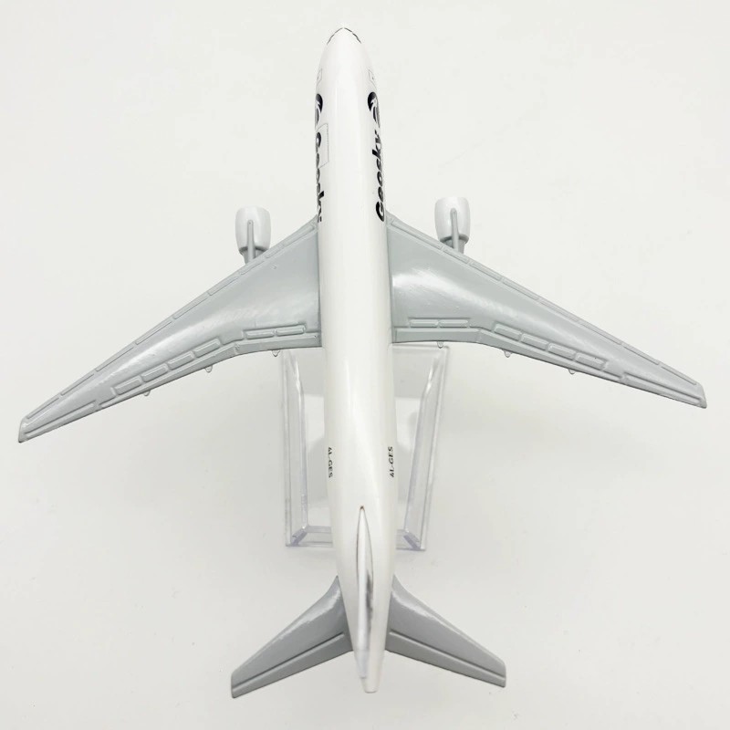 Модель самолета Georgia B767,  – обзор и цена Model Kit Airplane