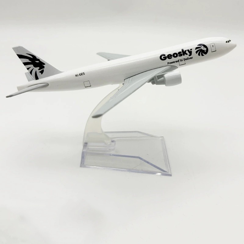 Модель самолета Georgia B767,  – обзор и цена Model Kit Airplane