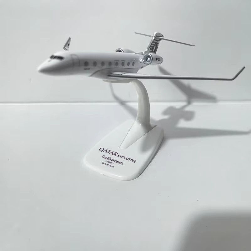 Масштабная модель самолета Qat – обзор и цена Model Kit Airplane